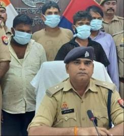 The leader of the gang that stole from trucks on the highway was arrested along with three of his henchmen