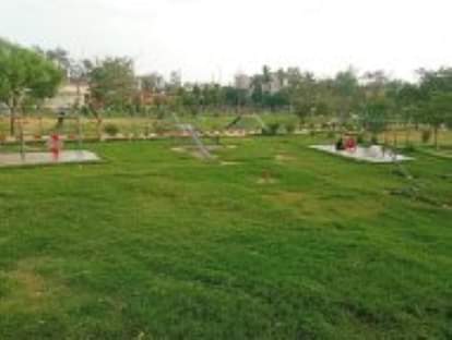 शहर का सबसे मुख्य पार्क रोजगार्डन जिसका जीर्णोद्धार होना है। संवाद