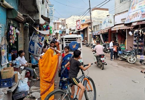 Today the road for Kanwariyas will be encroachment free in Ujhani