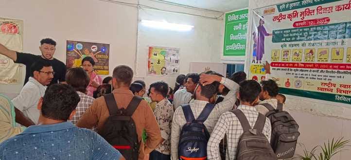 Crowd of candidates gathered for Group D medical on the second day too