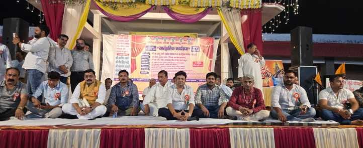 A confluence of art, devotion and gaiety was seen in Ramlila Maidan