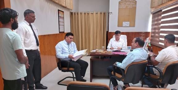 In the jail, the CJM resolved a case on the spot in the Lok Adalat and inspected the safe house