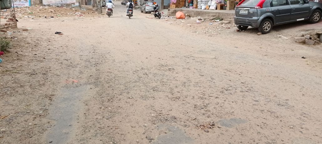 A 300 meter road will be constructed from Sabzi Mandi to Devi Lal Park