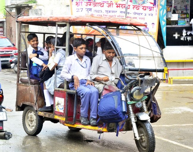 E-rickshaw is not safe for school children, action will be taken