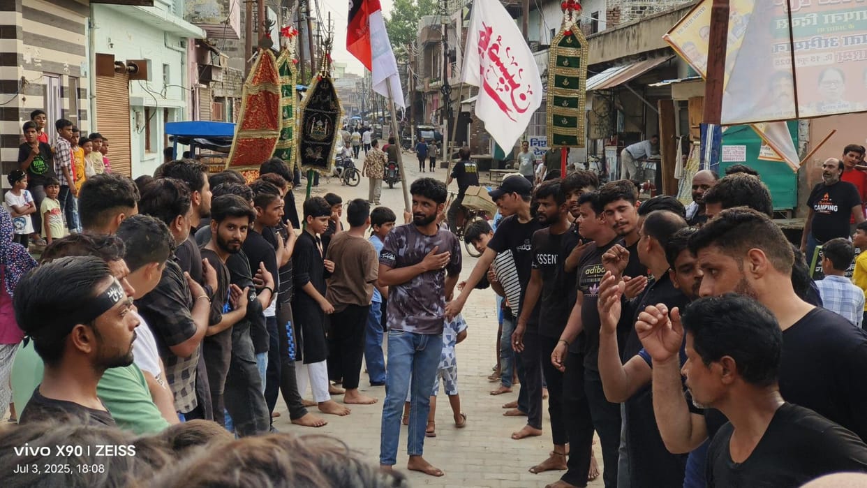 A mourning procession was taken out in the memory of Hasan and Hussein