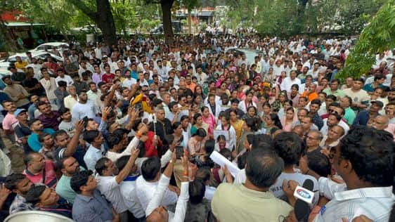 मासूम को इंसाफ दिलाने सड़को पर उतरा जनसैलाब