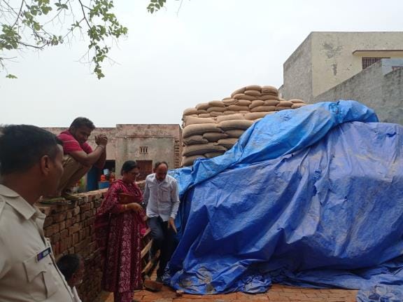 CM Flying raid in Kagsar, stock of 1256 quintal wheat without market fee
