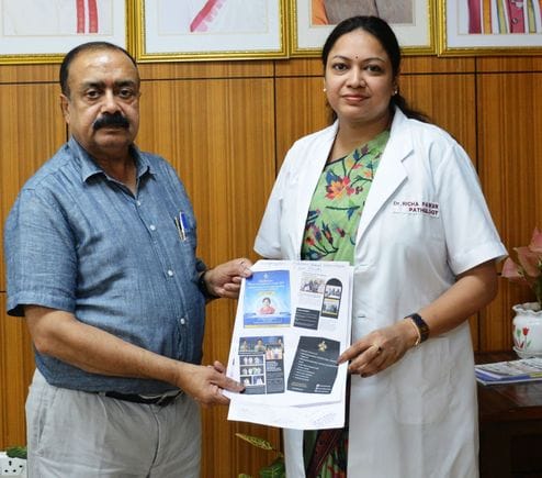 Dr. Richa received Nari Shakti Samman and Medi Icon Award