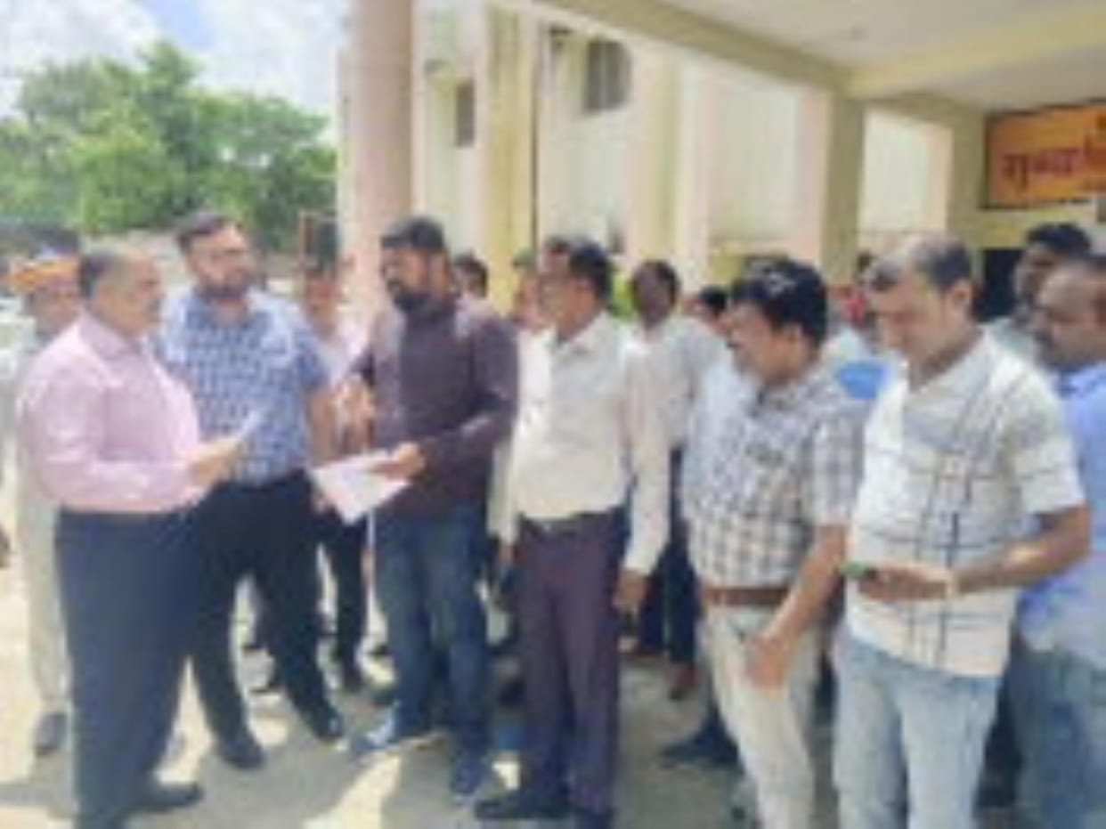 Health workers protested against the clerk