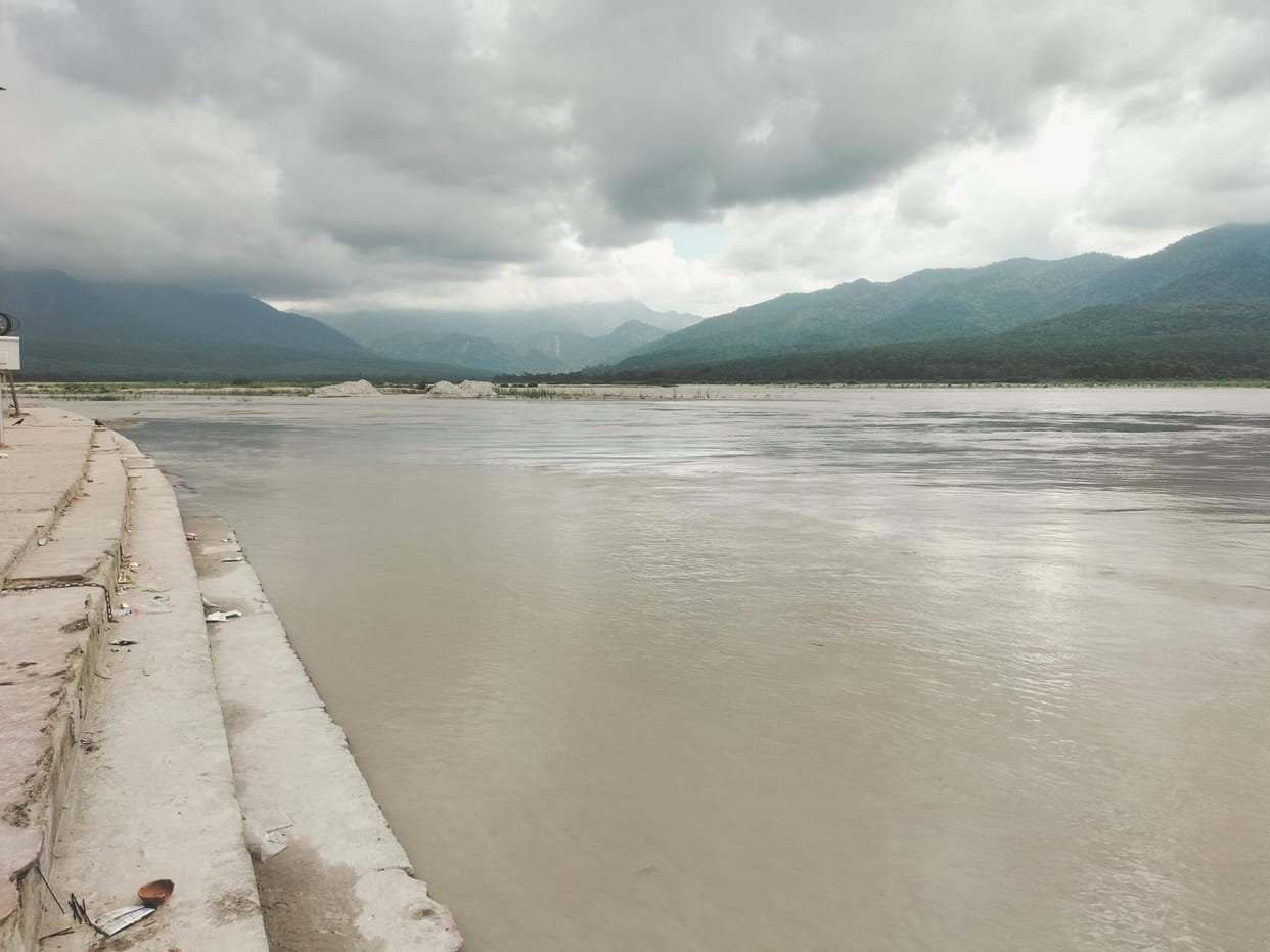 Vigilance maintained at Sharda Ghat due to fluctuations in water level of Sharda River