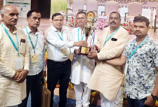GM and Vice President of Kisan Sahakari Sugar Mill honored in Delhi