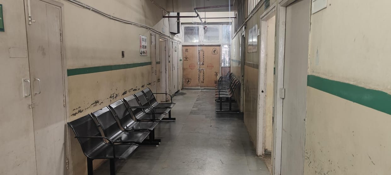 The ultrasound centre of the civil hospital remained closed due to the leave of the radiologist, patients faced problems