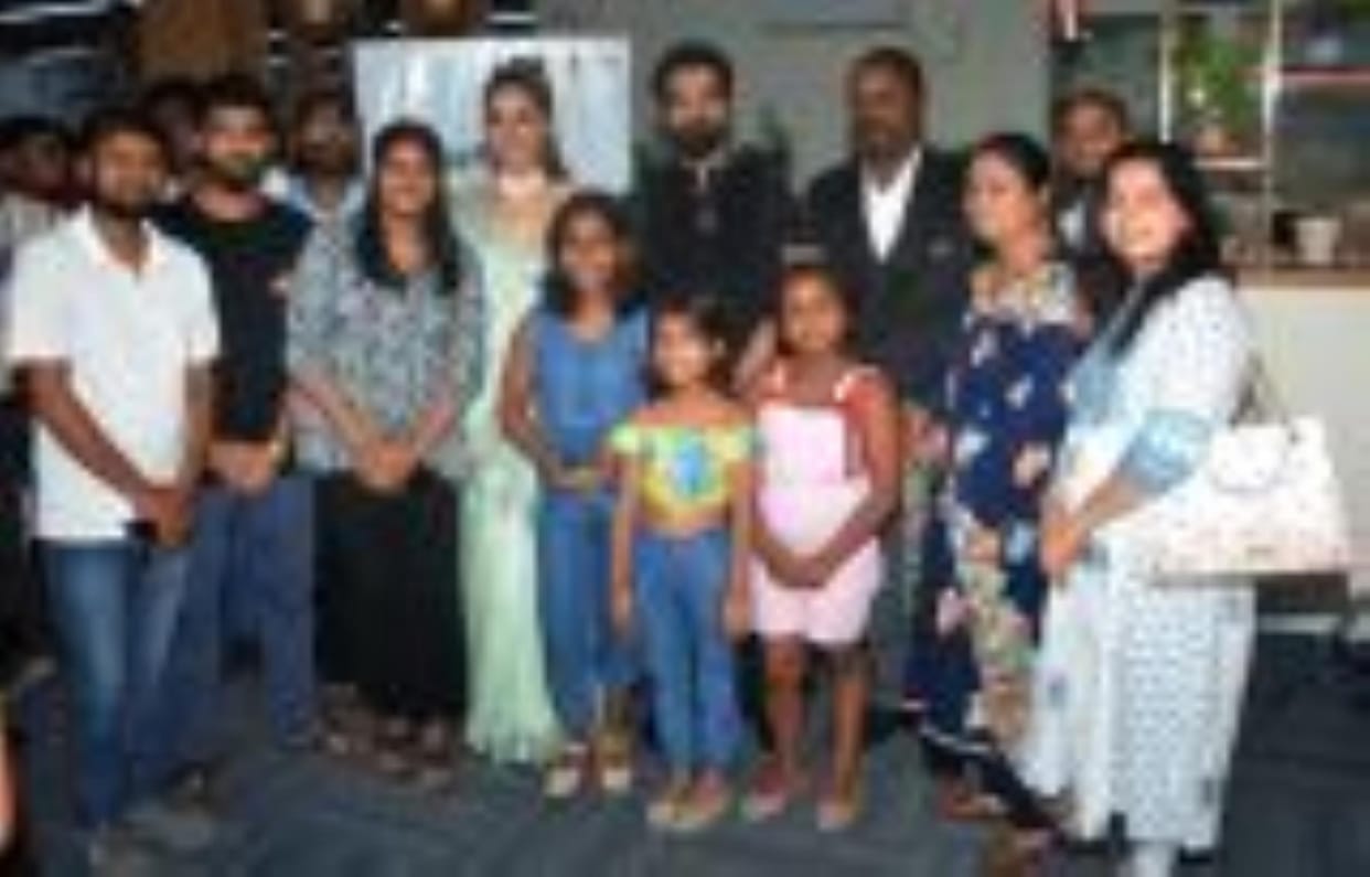The readers were delighted to meet their favourite Bollywood stars