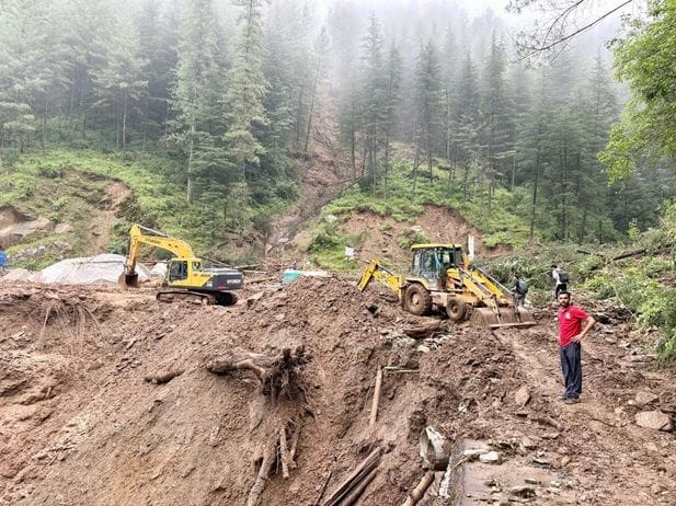 Four km of road from Bagsyaad to Thunag restored