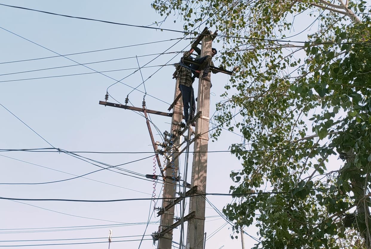electric nigam harmed of 1.5 crore by storm