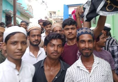 Alam procession taken out in Bisauli with slogans of Ya Hussain