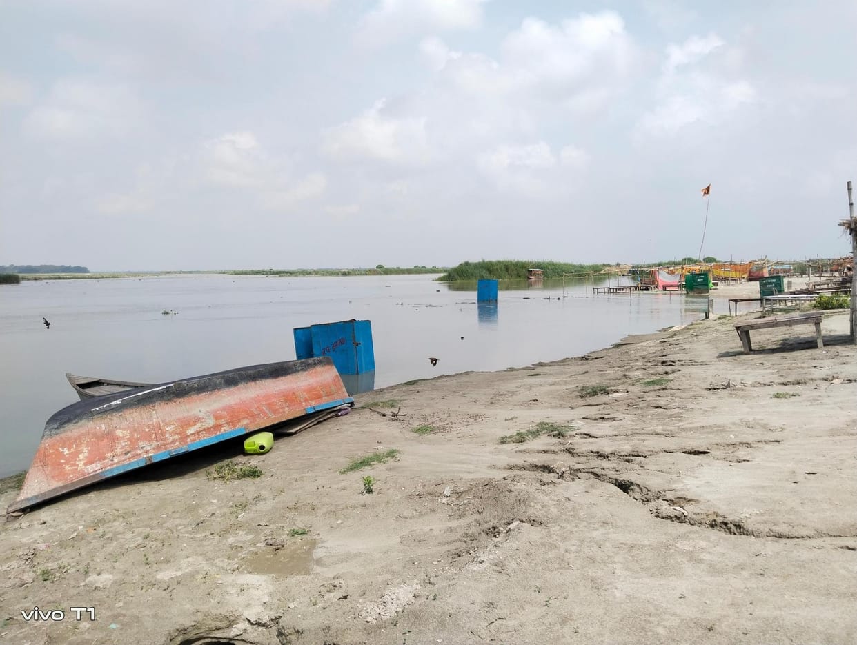 The water level of Ganga is rising one centimeter per hour