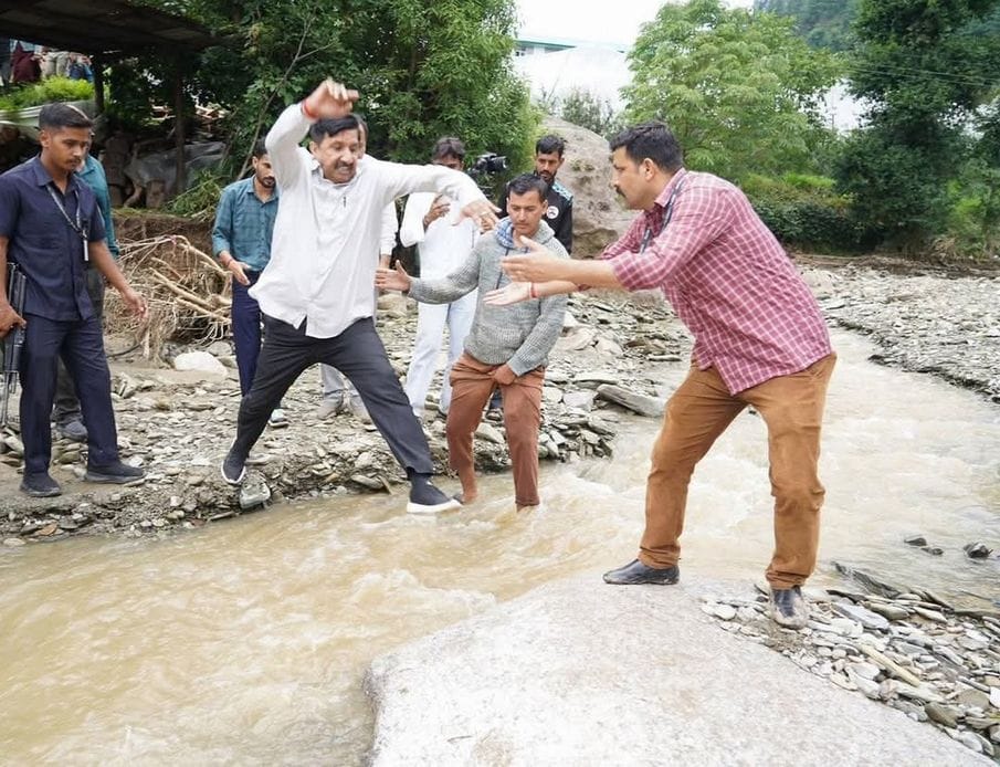 Officials should restore drinking water supply: Mukesh Agnihotri