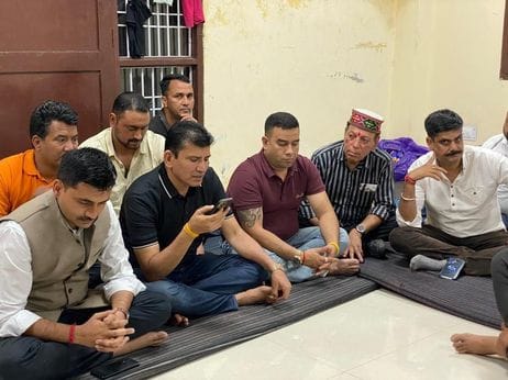 Government should give land to disaster affected people: Prakash