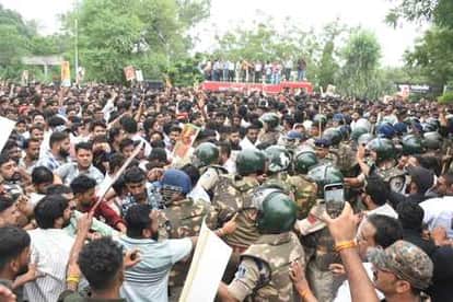 Karni Sena's violent protest, National President Jeevan Singh Sherpur sat on hunger strike