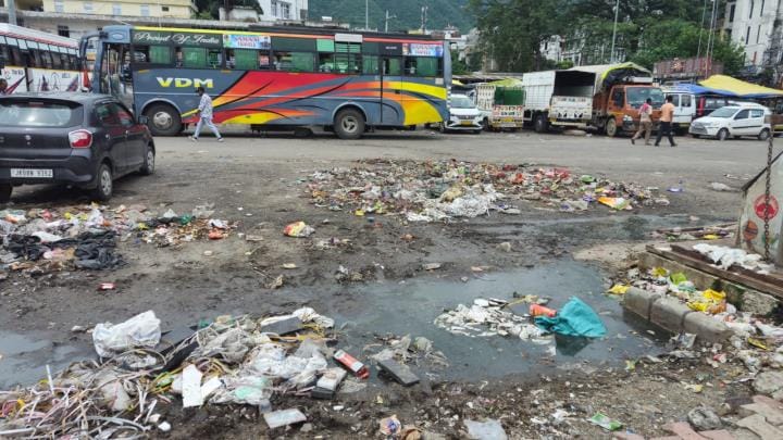Garbage in Katra
