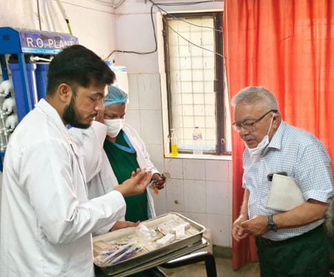 Equipment used in emergency found locked in the shelves of wards