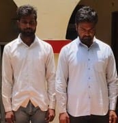 Red dressed smuggler came to give smack ... police arrested