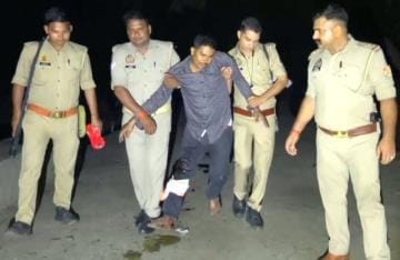 25 thousand bounty arrested in encounter, shot in leg