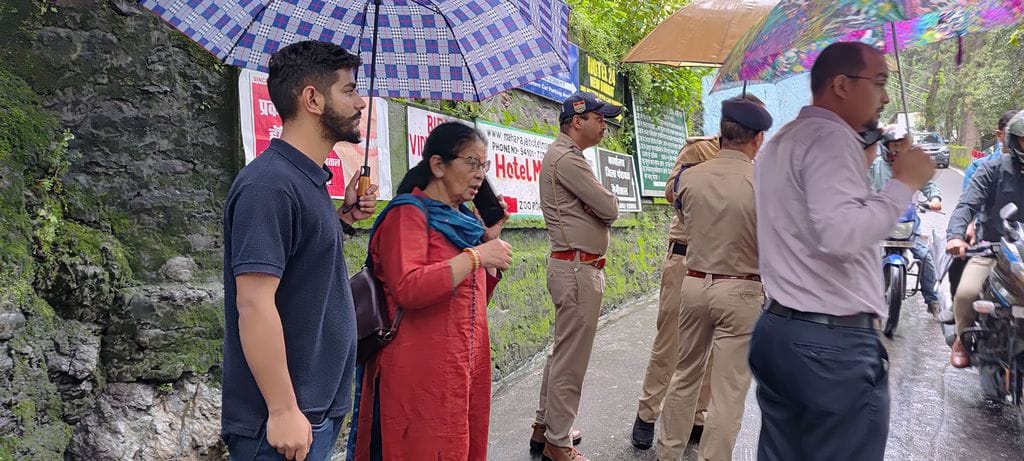 Municipal worker beaten up for demanding lake bridge fee, road blockade imposed