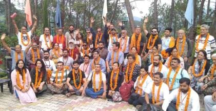 Kailash Yatris welcomed with Chholiya dance and Chudkani of Bhat