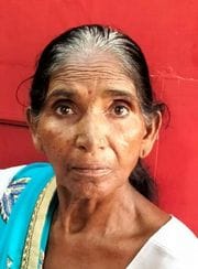 A woman's gold earrings and chain were taken off after spraying an intoxicating spray on her mouth