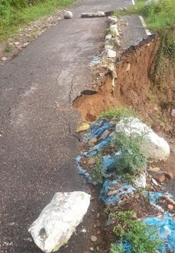 The department did not wake up even after two years of the landslide, now the road is closed