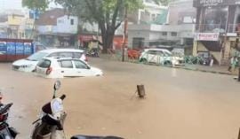 118 mm rain in 24 hours, roads submerged, water entered houses and shops