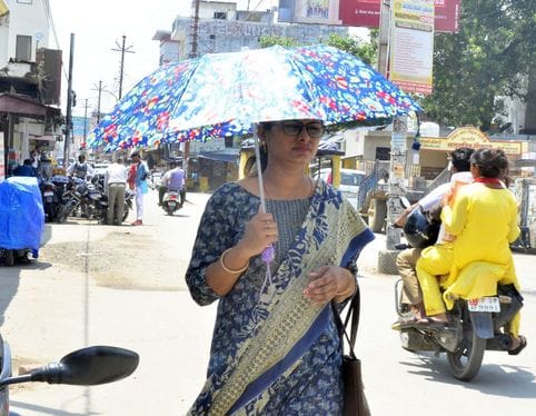 When the minimum temperature increased, the humidity made people miserable
