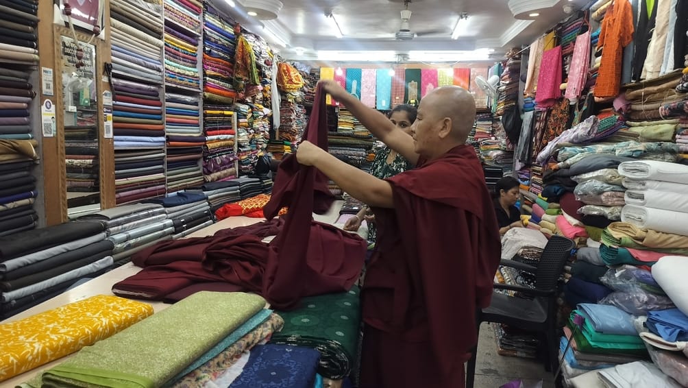Tibetan costumes in vogue on Dalai Lama's birthday