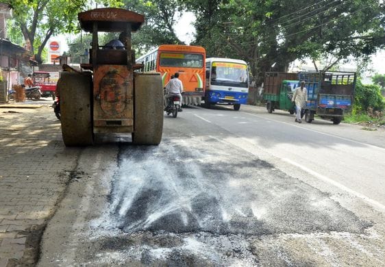 Potholes on the Kanwar route are being filled, illegal cuts are being closed