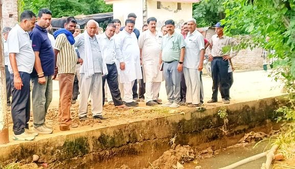 MLA Vivek Sharma visited the rain affected areas