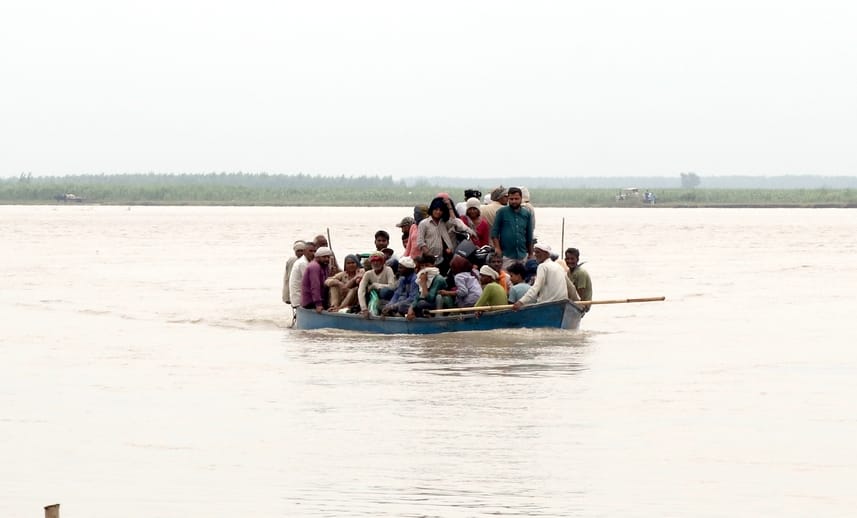 Ganga in spate, fate of Khadar residents becomes a rudder