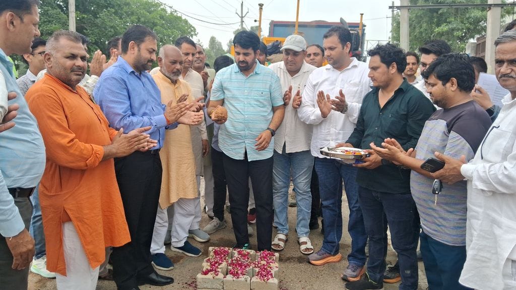 Reconstruction of 13 km long road begins in Kharkhoda