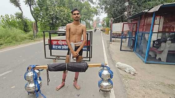 Shiv devotee brought 101 liters of Ganga water for a good life partner