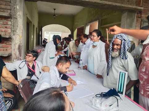 Health checkup camp organized in Gajraula Kalan, 206 patients arrived