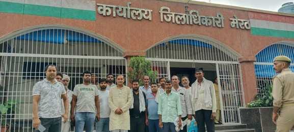 Villagers of Chandsara demanded the construction of a bypass from the DM