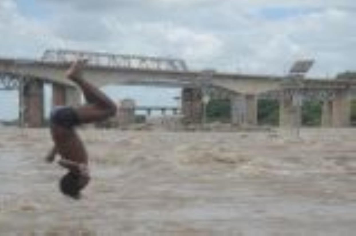 Ken river rose by one meter, Yamuna by 80 cm, panic in villages