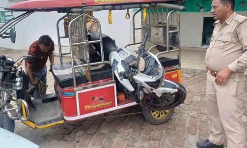 A constable posted in Ghaziabad died in an accident