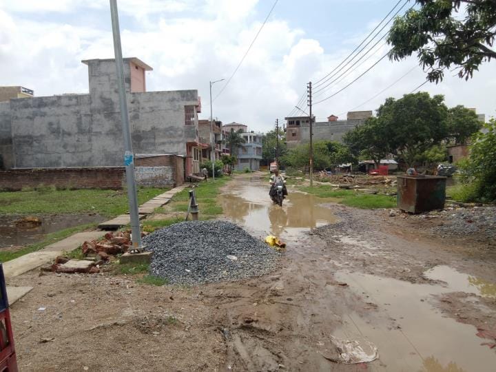 The dream of a posh colony is shattered, drains are choked, roads are ponds
