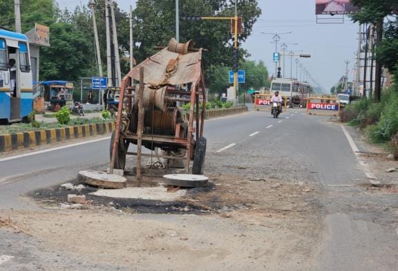 Four lanes became one way, risk of accidents increased