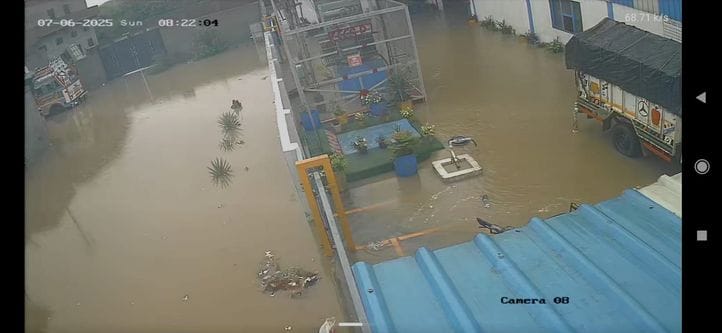 Water entered the industries of Gagret, causing loss of crores