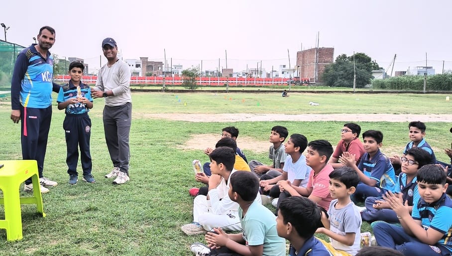 Saksham Ranga got the best bowling award