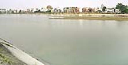 Cleaning of Kathuta lake which provides water to five lakh population has started again
