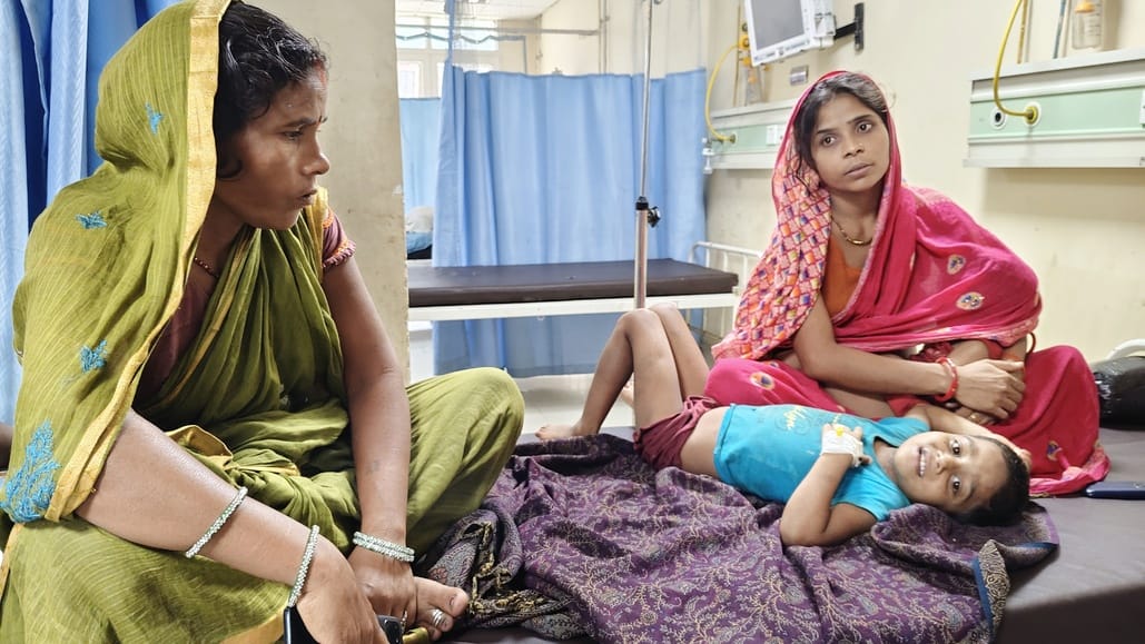 मेडिकल कॉलेज अस्पताल में भर्ती बच्ची